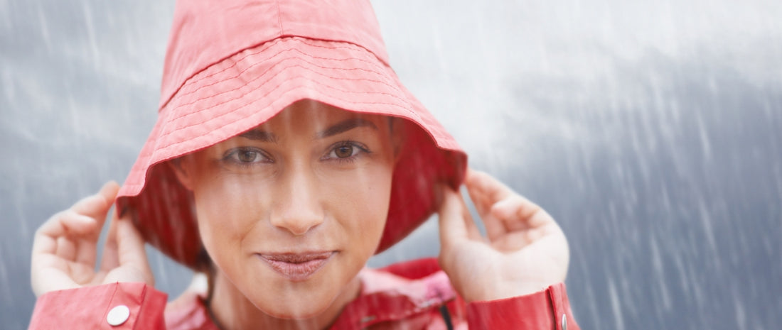 Proteggere i capelli da pioggia e freddo