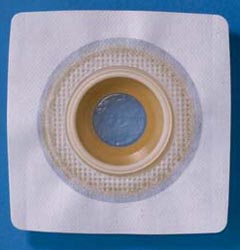PLACCA CONVESSA BARRIERA CUTANEA COSTITUITA UN DISCO CONVESSO DI STOMAHESIVE CIRCONTO UN SUPPORTO IN CEROTTO MICROPOROSO SISTEMA 2S PLACCA CONVESSA 50/57MM 5 PEZZI